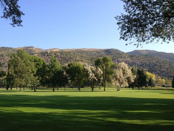 Garden of the Gods Club (Kissing Camels Golf Course)
