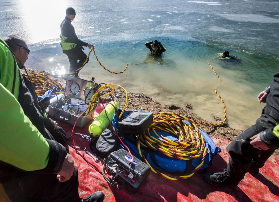 Ice Diving in Stratton Reservoir