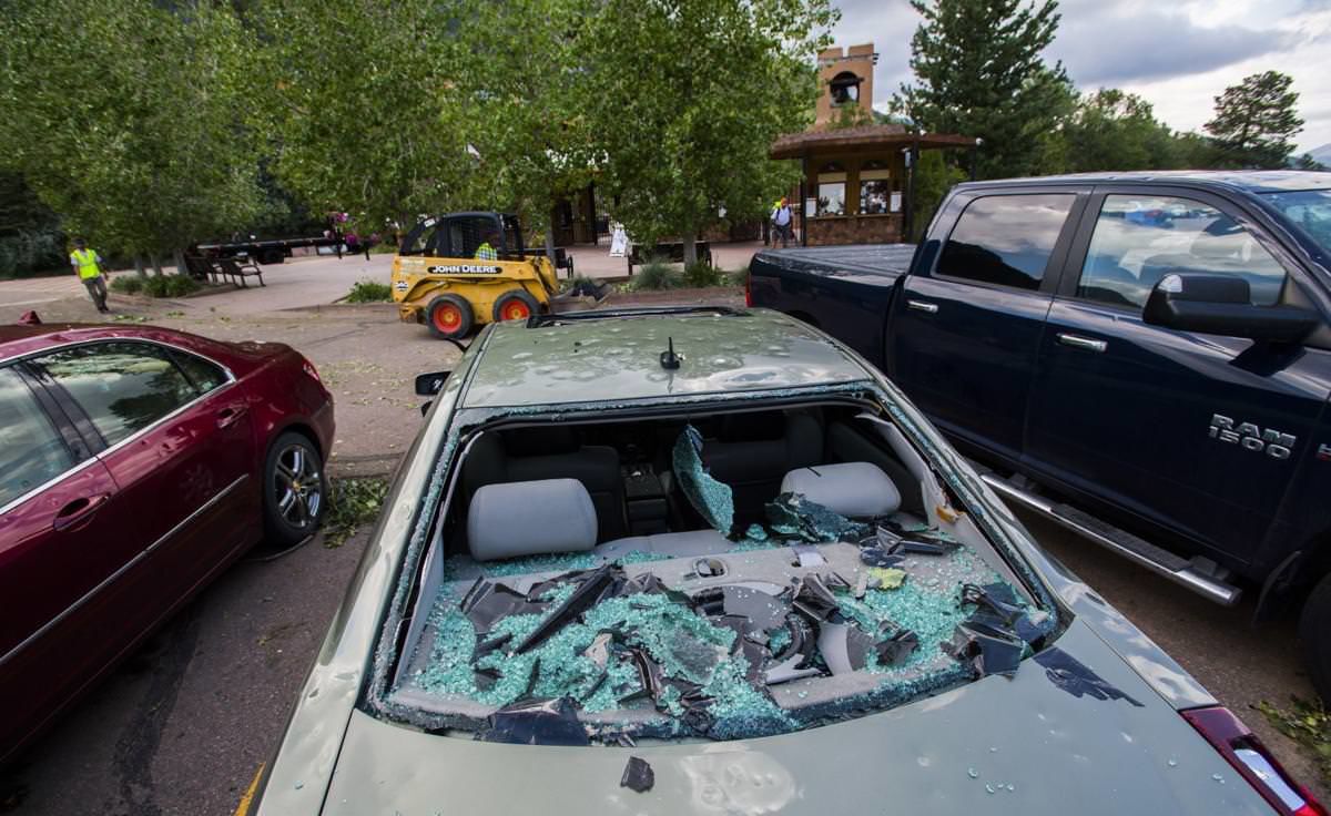 2 more zoo animals die following Colorado hailstorm; 100+ cars in lot undriveable
