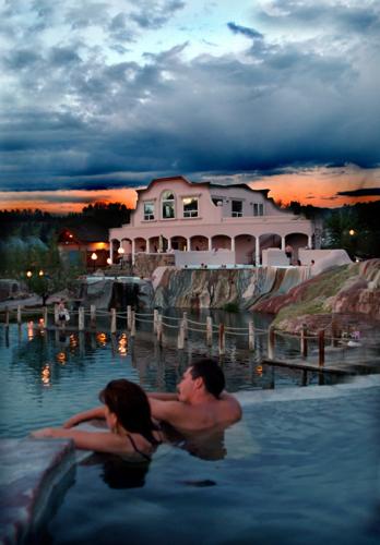 4 Romantic Hot Springs in Colorado