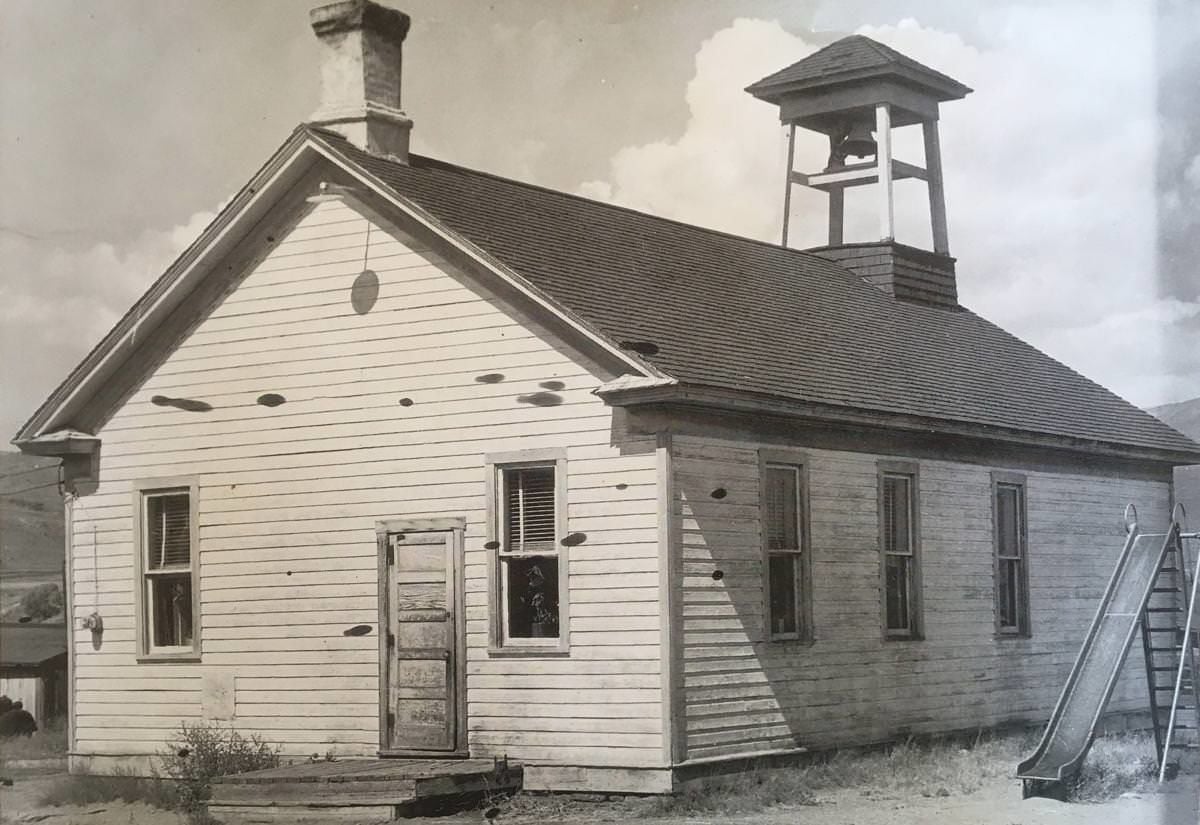 Ghost town revealed after years of being submerged underwater