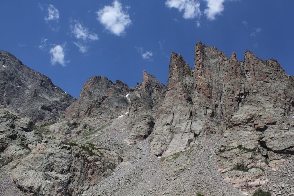 Hike to Colorado’s “sharkstooth” at this high-altitude alpine lake