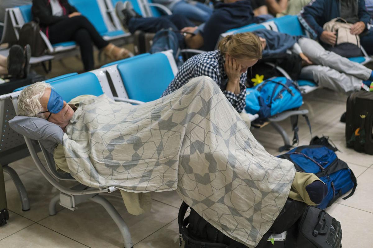 800+ people get stranded at Denver International Airport