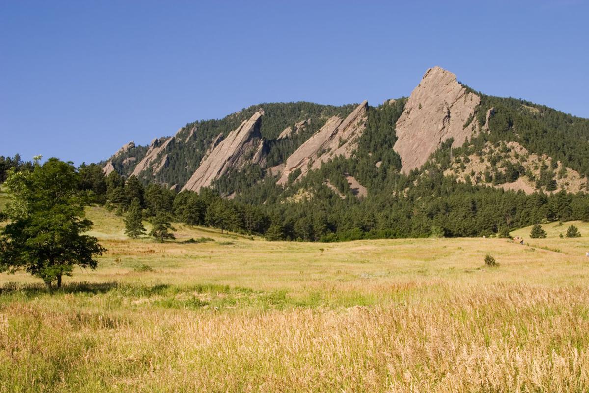 Climber without gear stranded on Flatirons in Boulder over weekend