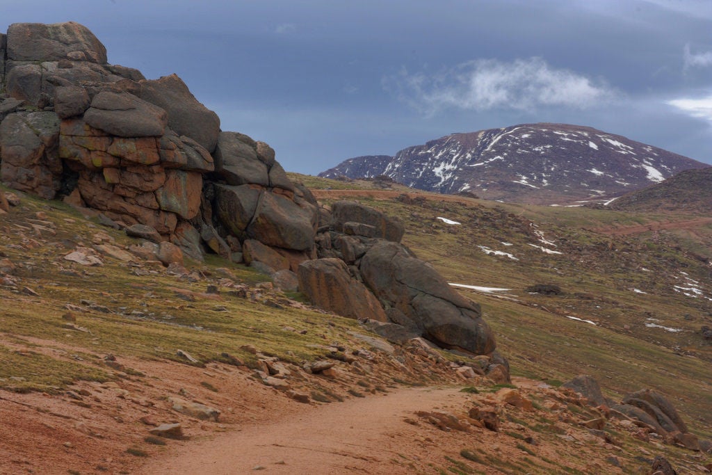 Man dies on Pikes Peak in Colorado