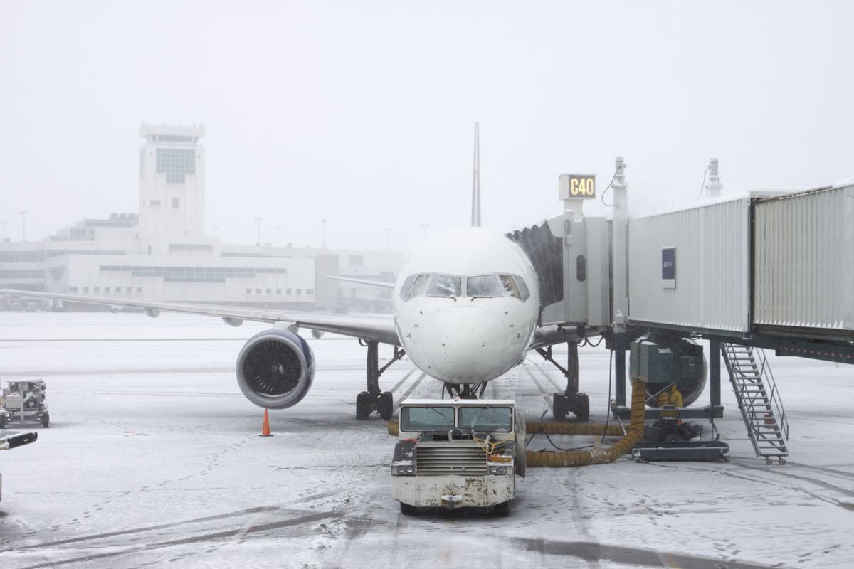 Heavy snow causes major delays, mass cancelations at Denver International Airport