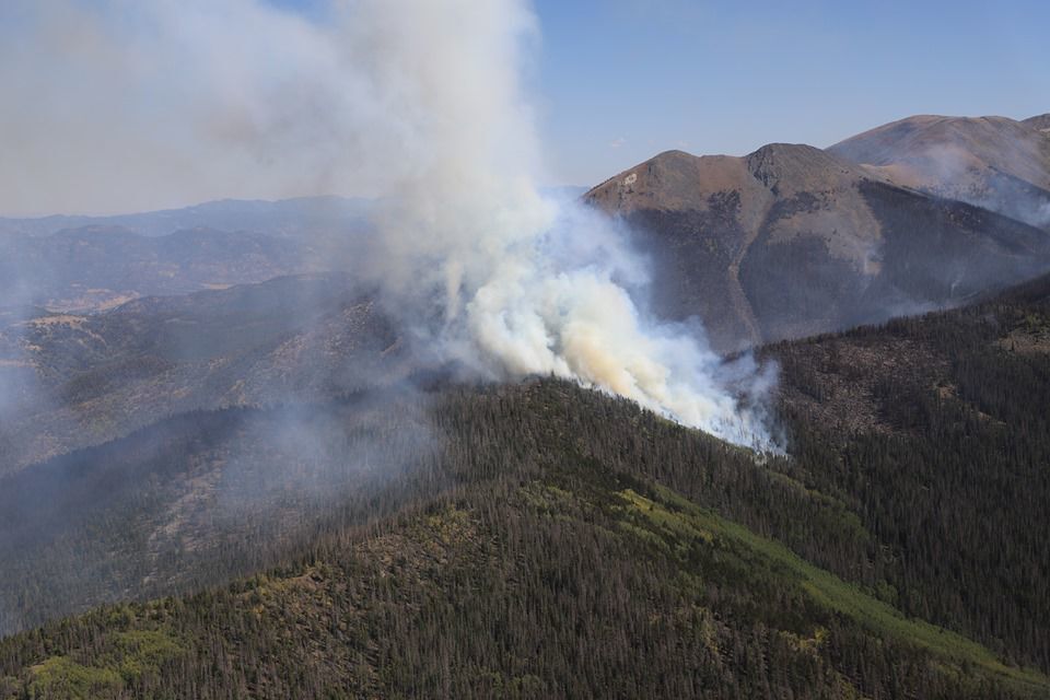 Home destroyed, more threatened as Colorado wildfire reaches 5,824 acres