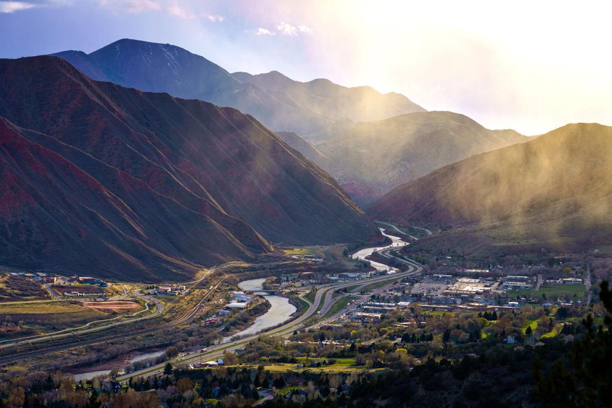 Colorado tourist town commits $1.25M to fight quarry