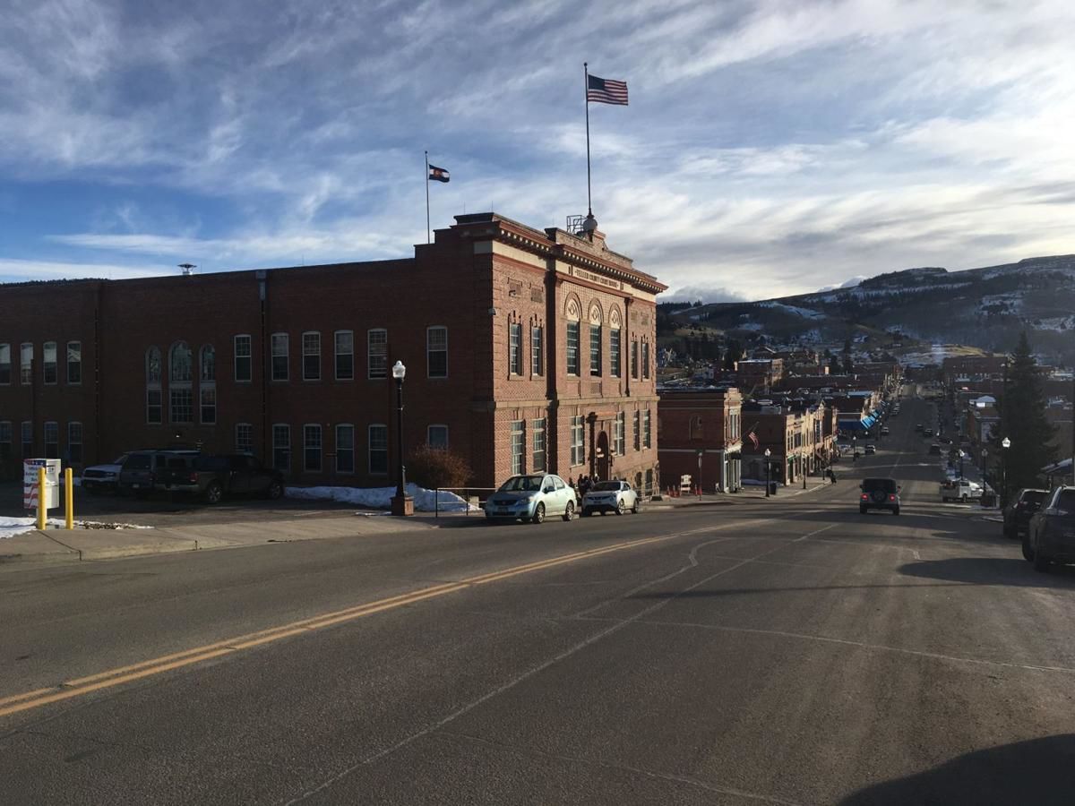 Witness tells of slaying, clean-up, and love affair in mountain town murder case