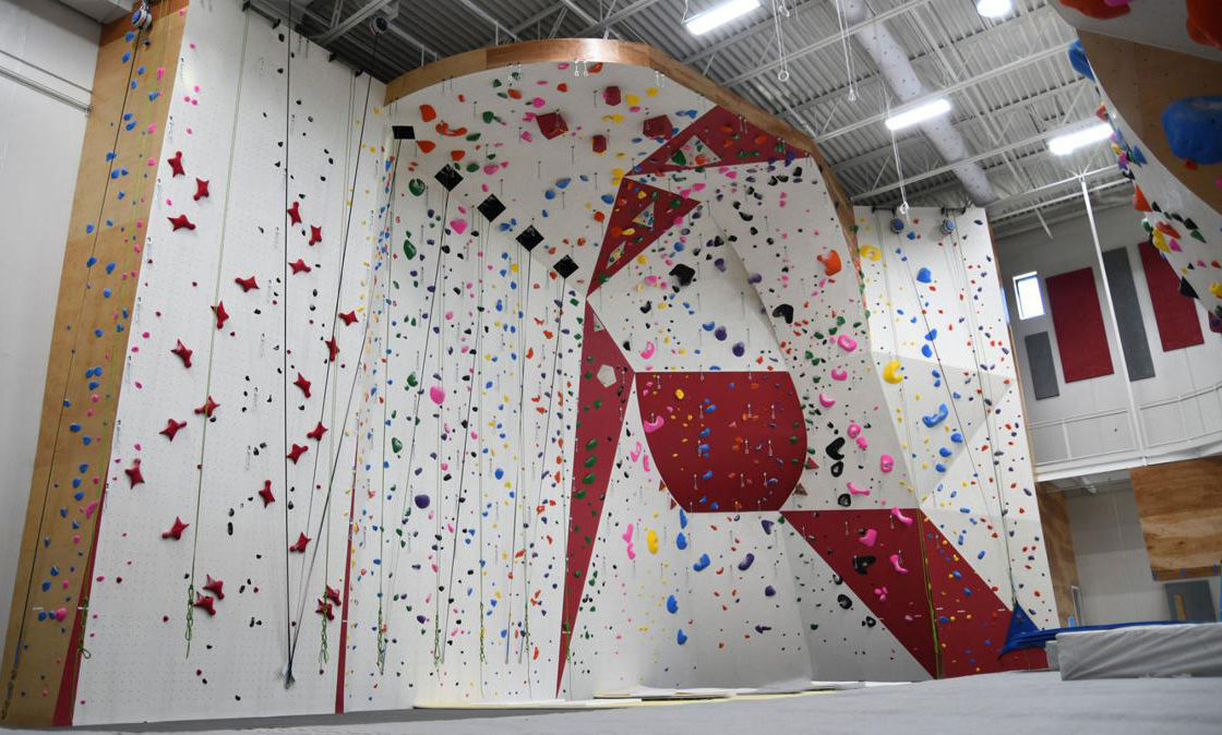 Colorado high school offers rock climbing opportunity for students