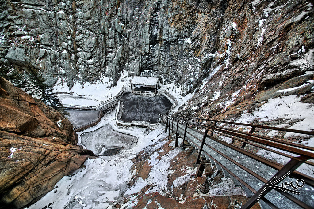 6 Frozen waterfalls to see this winter in Colorado