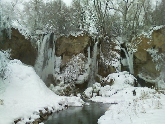 6 Frozen waterfalls to see this winter in Colorado