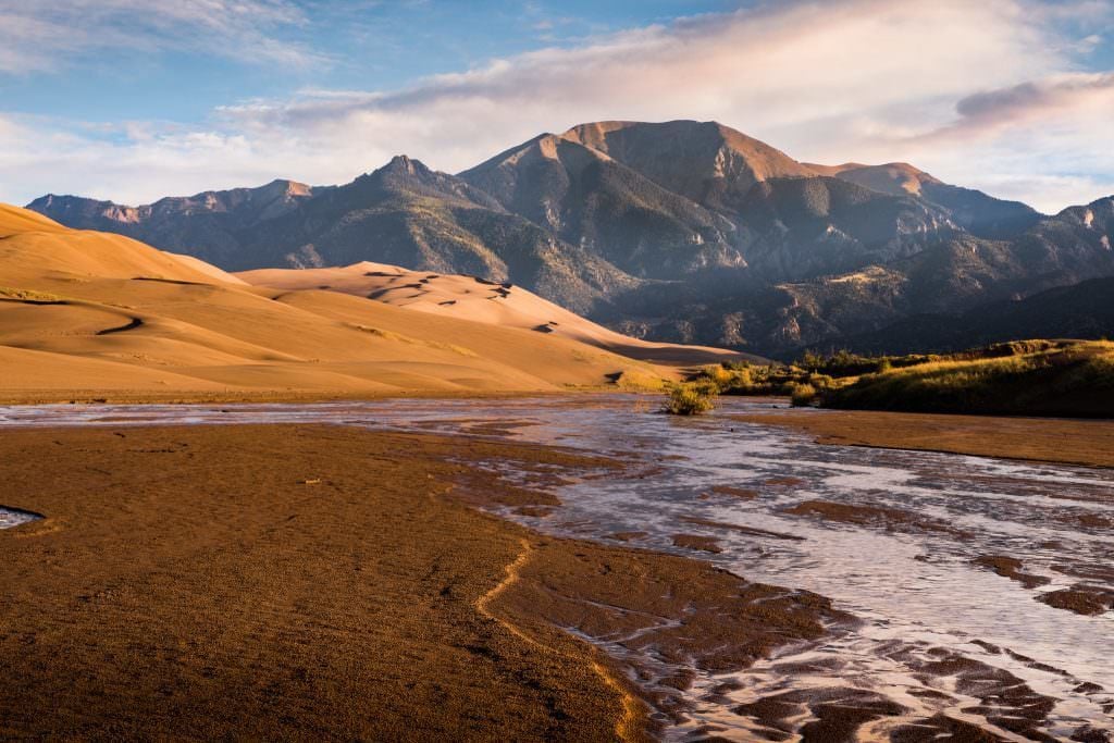 The world’s largest alpine valley lies in Colorado