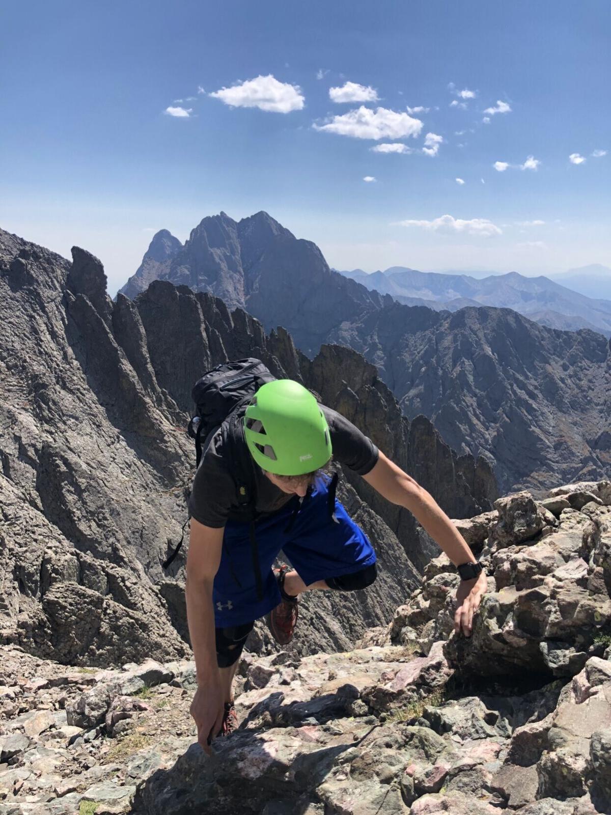 Kit Carson scrambling Spencer McKee
