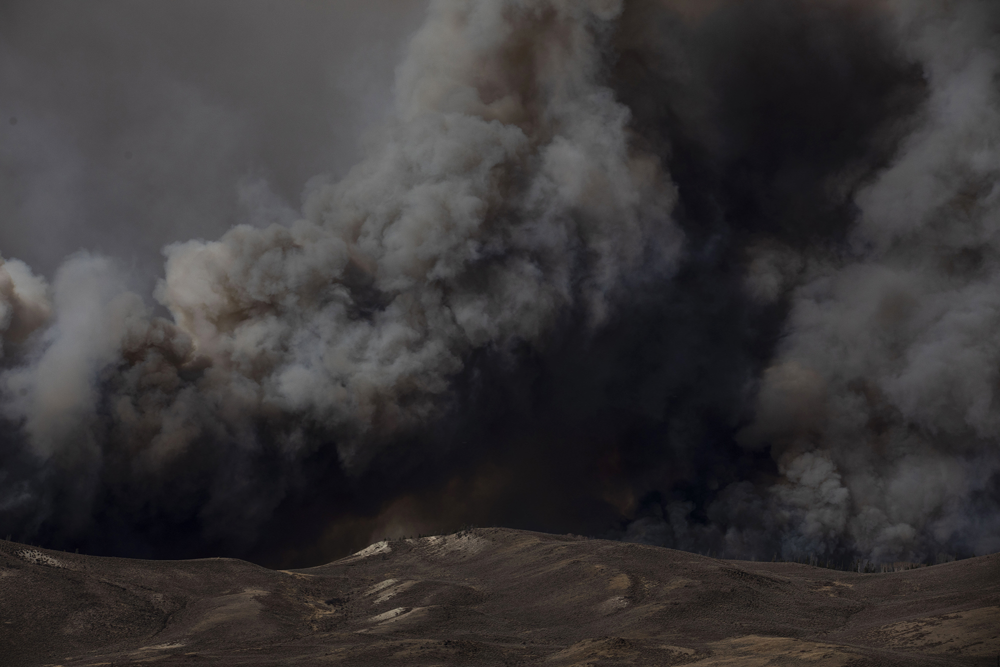 The East Troublesome fire burns close to the town of Granby in Grand County on Thursday, Oct. 22, 2020. The East Troublesome fire has grown to be the second-largest wildfire in Colorado history. (Chancey Bush/ The Gazette) (Chancey Bush The Gazette)