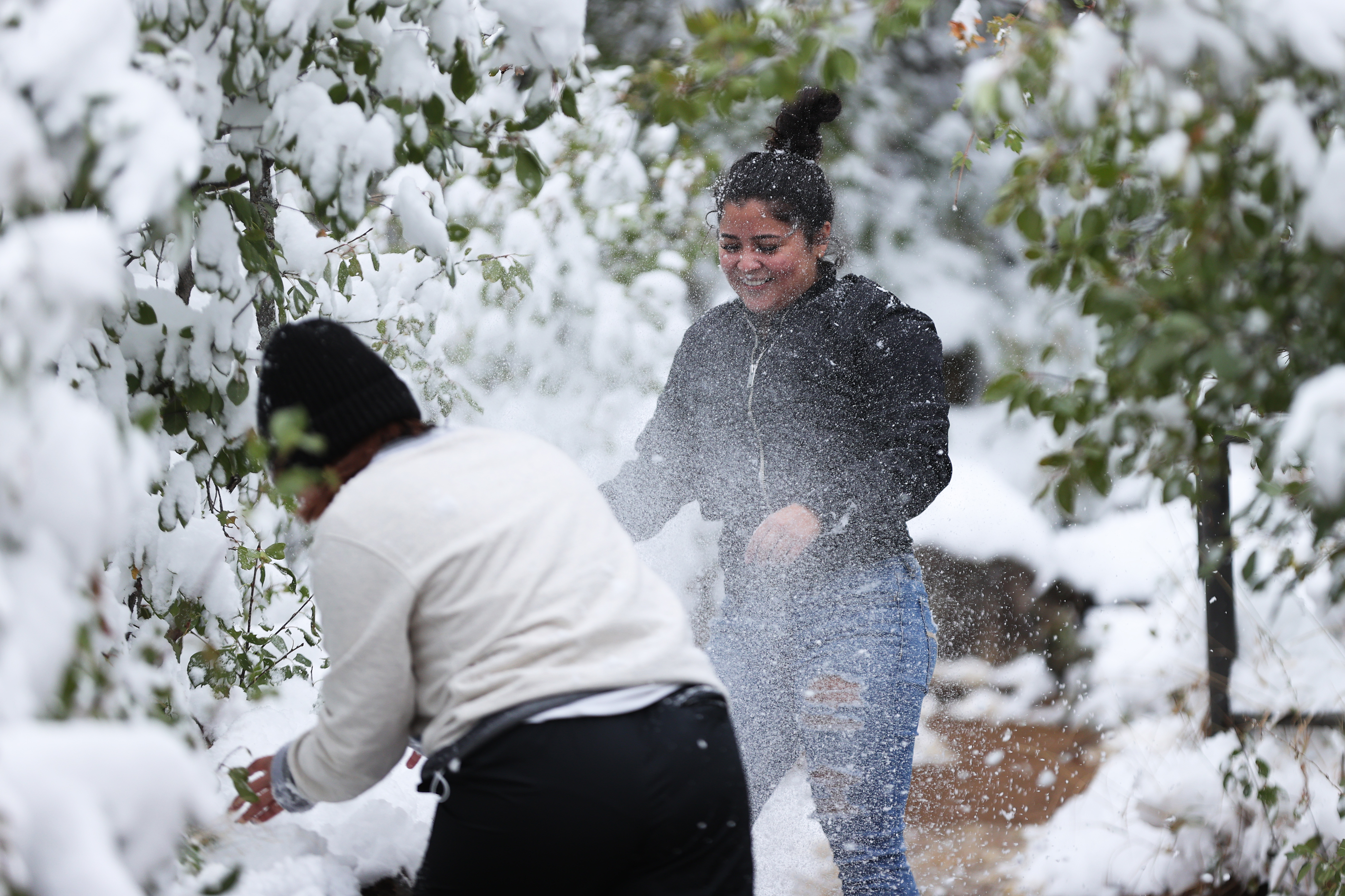 More than a foot of snow expected over Colorado fires; Pikes Peak region, Denver gird for subfreezing chill