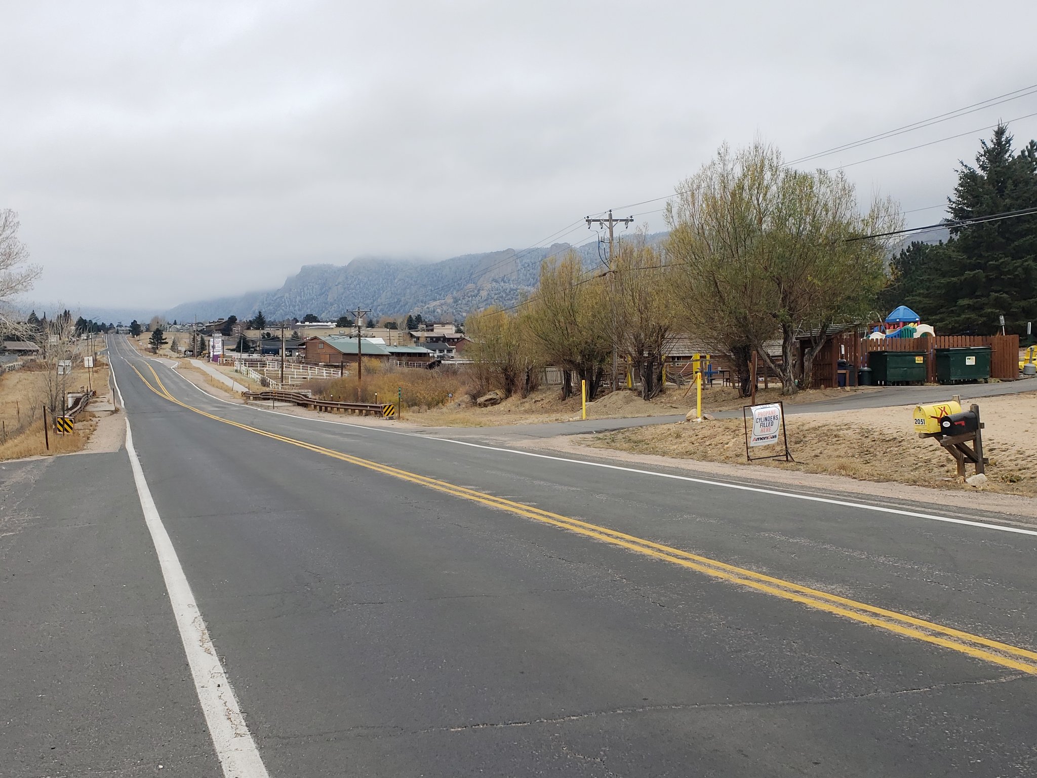 Natural skies replace apocalyptic haze in empty Estes Park