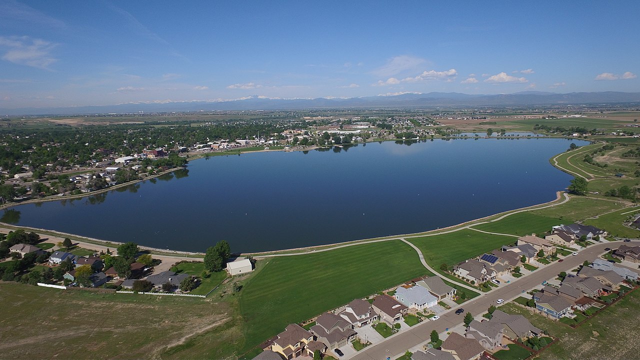 1. Windsor, ColoradoYou guessed it – another spot in Weld County made this list, this time taking the top spot as the safest place in Colorado, according to Safewise.com. Another rapidly growing town, Windsor has seen its population increase from 18,644 to more than 30,000 in the last ten years. It's home to two museums and 25 parks that span more than 200 acres. One of the most popular destinations in town is Windsor Lake (pictured), which offers many recreational activities including boating, swimming, and fishing. It's also home to a dog beach.Photo Credit: Ssullivan1564 (Wikimedia Commons).
