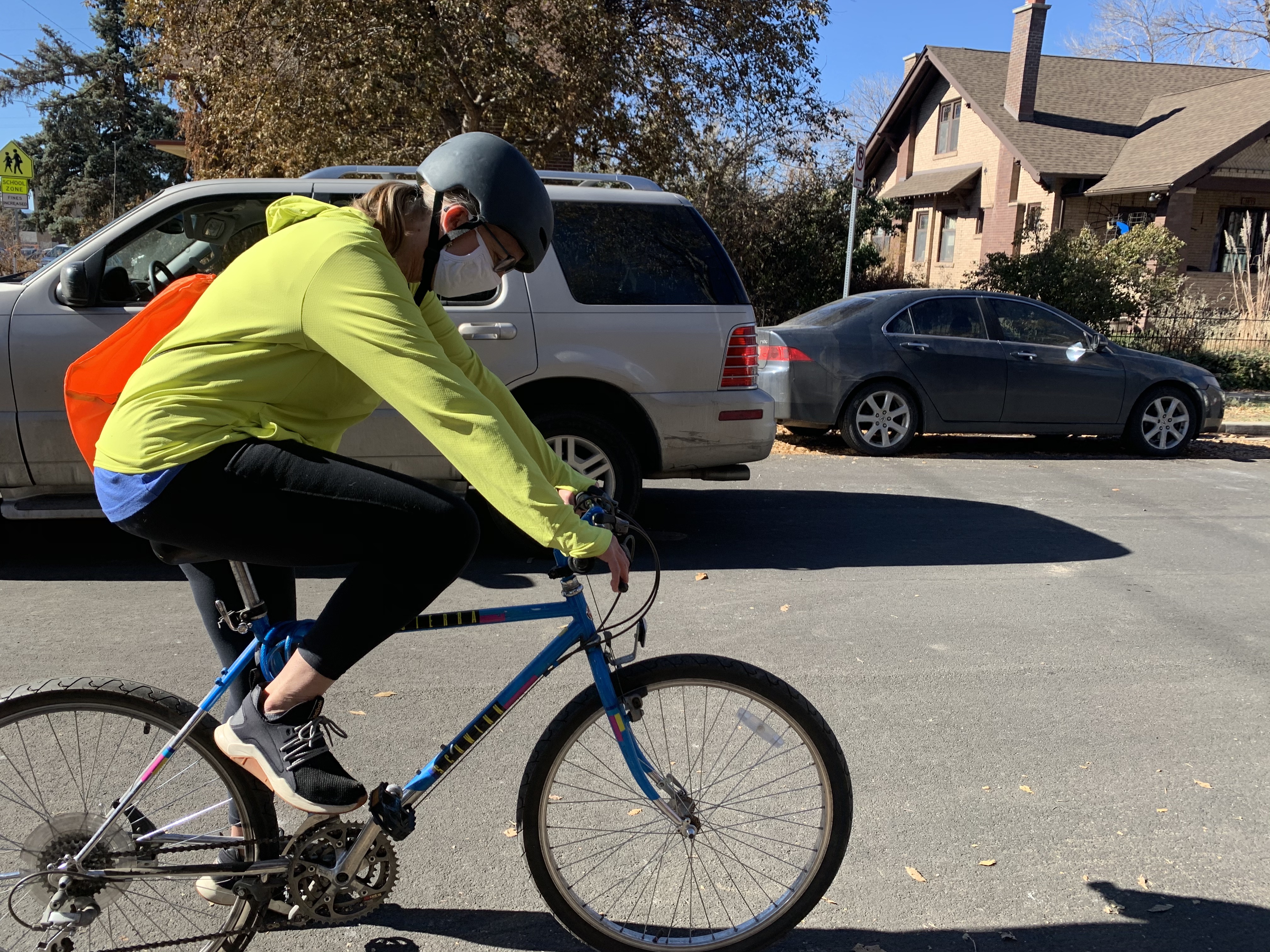 Amy Van Vranken stopped by the apartment complex while on a bike ride to pray for those impacted by the fires. (DavidMullenBreaking News Reporterdavid.mullen@gazette.comhttps://secure.gravatar.com/avatar/349fcb3ec304c9bbf2b50a05578938e7?d=mm&r=g)