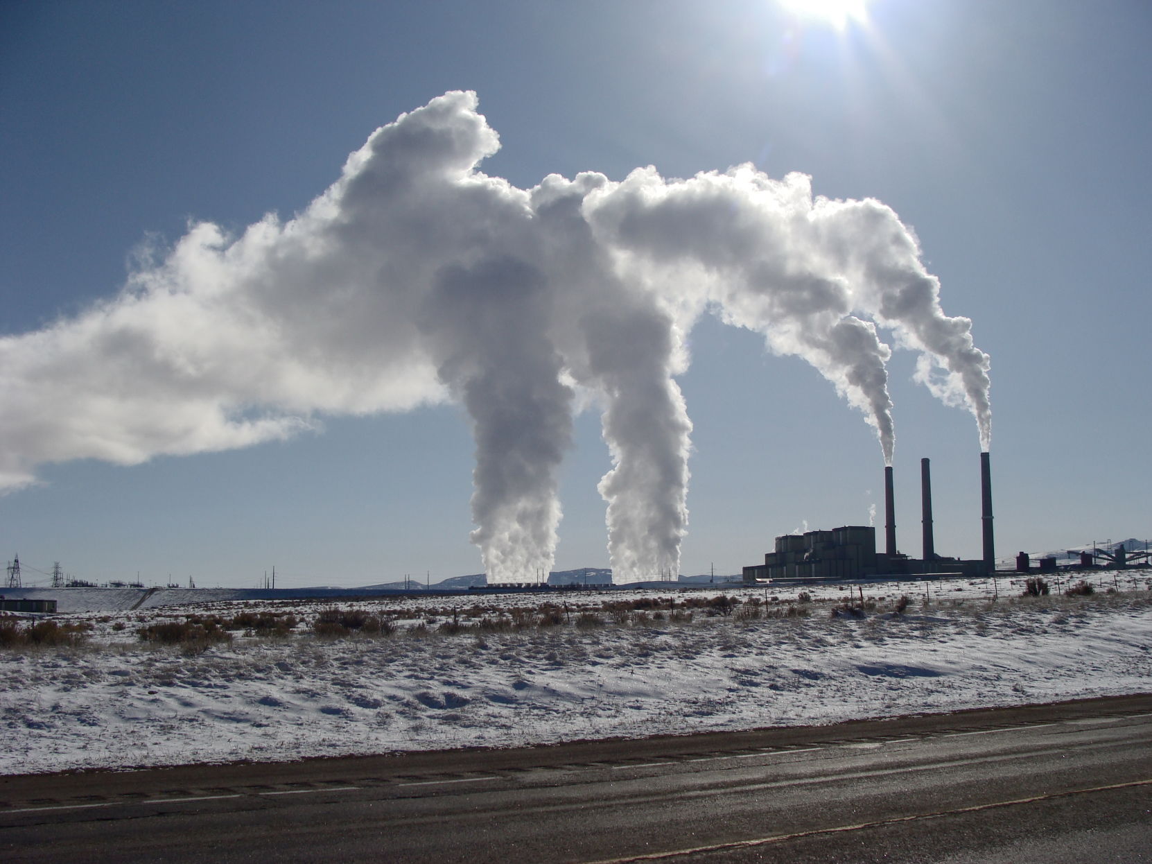 Craig Station, a coal-fired power plant in northwest Colorado. The Tri-State Generation and Transmission Association co-owns the plant. (Jimmy Thomas / Wikimedia Commons)