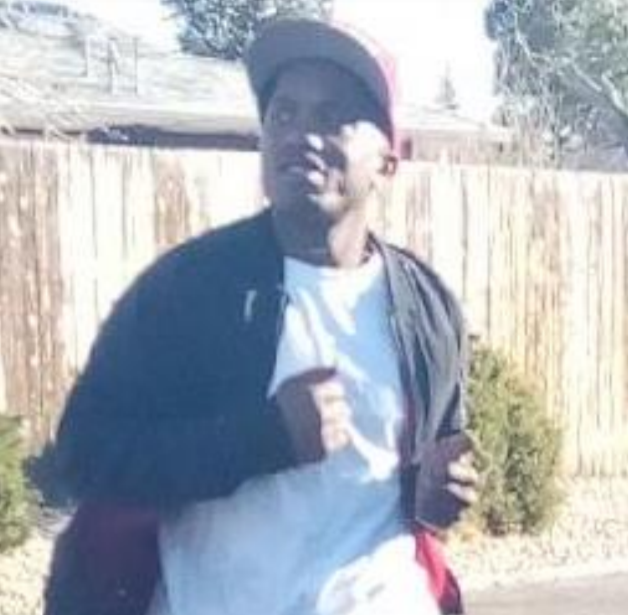 Aurora police search for man who allegedly attacked woman in parking lot