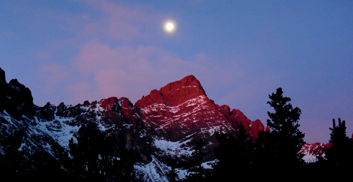 Alpenglow on 14er Crestone Needle, Sangre de Cristo mountains, Colorado.Photo Credit: shknbke (iStock). (shknbke)