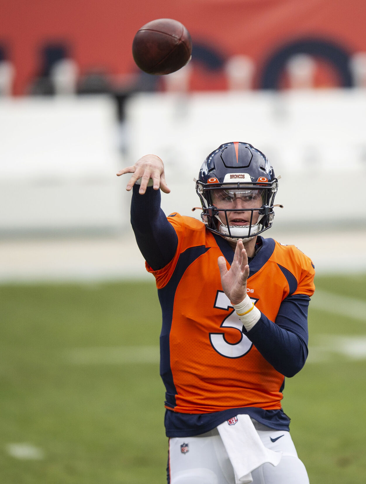 3 takeaways from Broncos’ 32-31 loss to Raiders: Defense forces 4 takeaways; Lock has no turnovers; Jeudy finds redemption