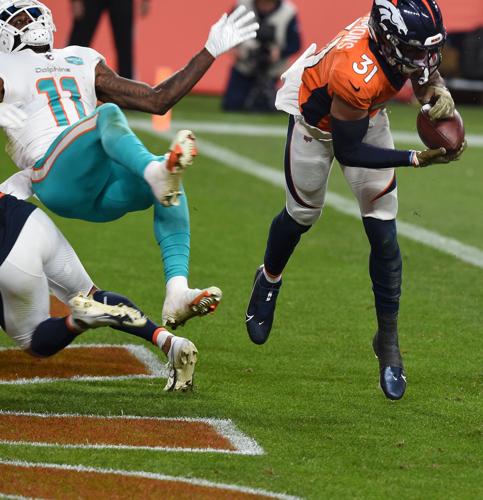 112320-s-broncos 2813.jpg