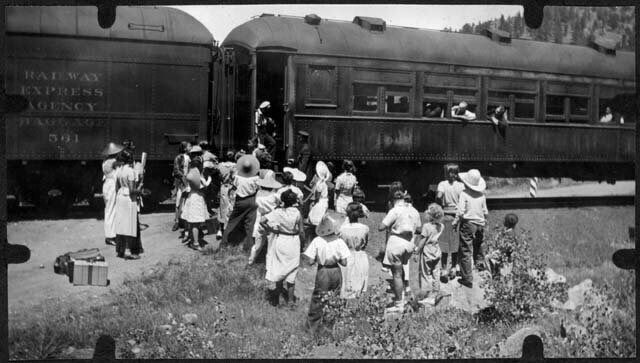 Train at Nizhoni.jpg