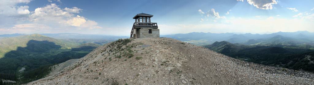 2. Hahn’s Peak Lookout TowerThe Hahn’s Peak Lookout Tower is a great beginner hike that offers expansive views of the Steamboat Springs area, including Steamboat Lake. The hike is about four miles one-way and reaches 10,839 feet above sea level, ending at a historic tower that was built in 1912 in order to spot fires in the wilderness.Photo Credit: bigfuzzyjesus (wikimedia commons).