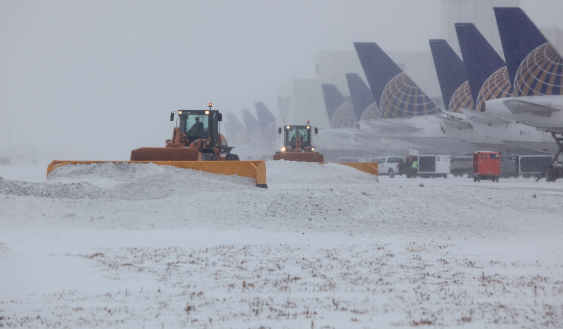 Denver airport sees hundreds of flight delays amid snow squall