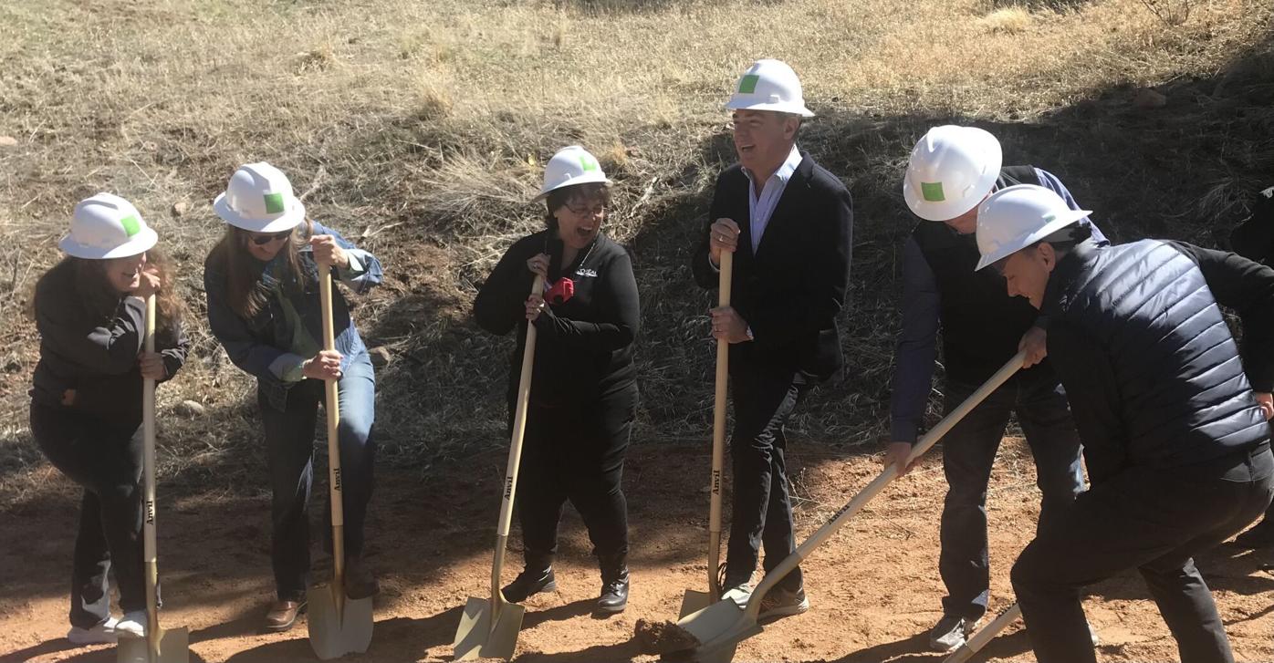 Green Mountain Falls holds groundbreaking ceremony for exhibit by world-renowned artist