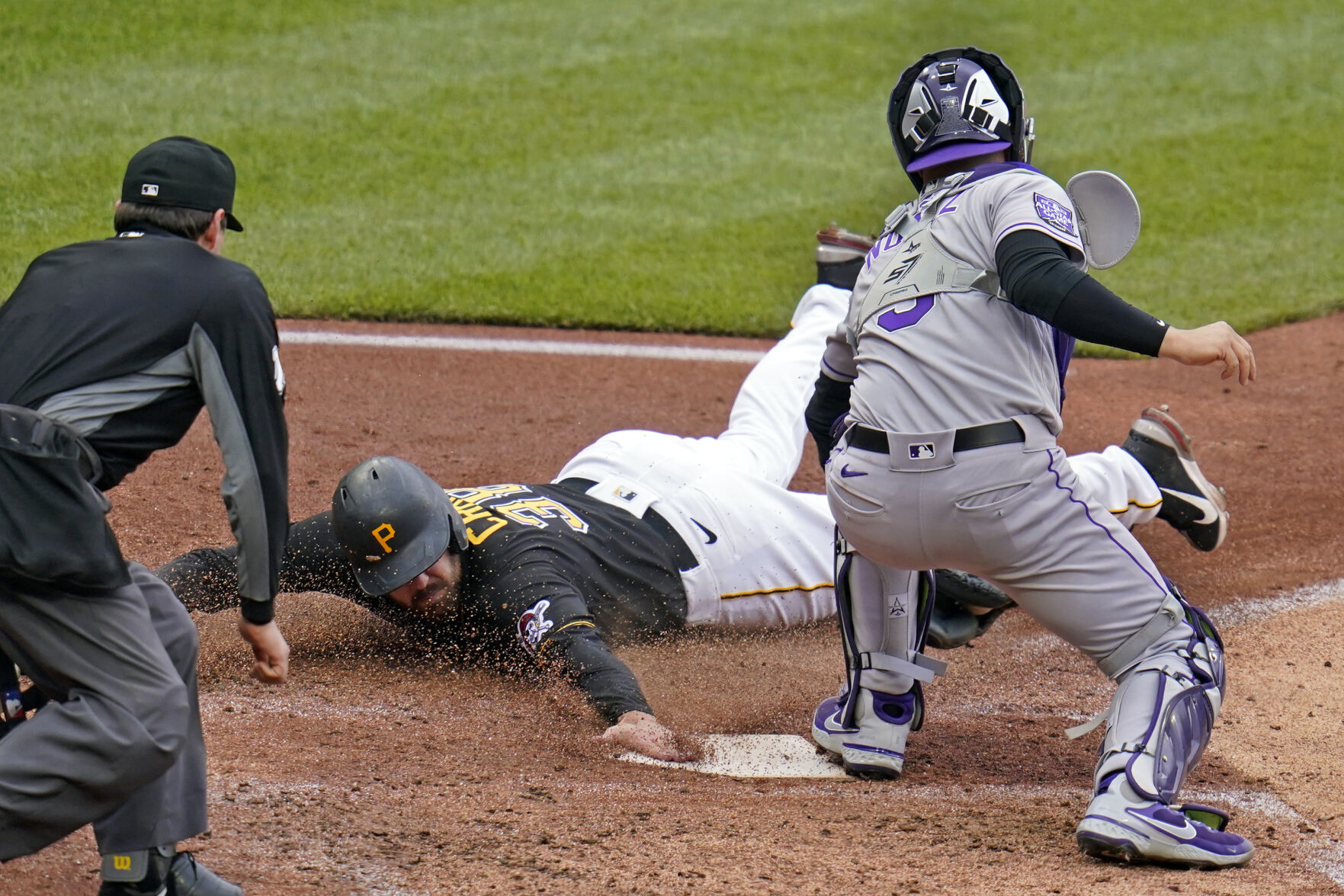 Rockies sneak out a win over Pirates, but road problems still a big concern
