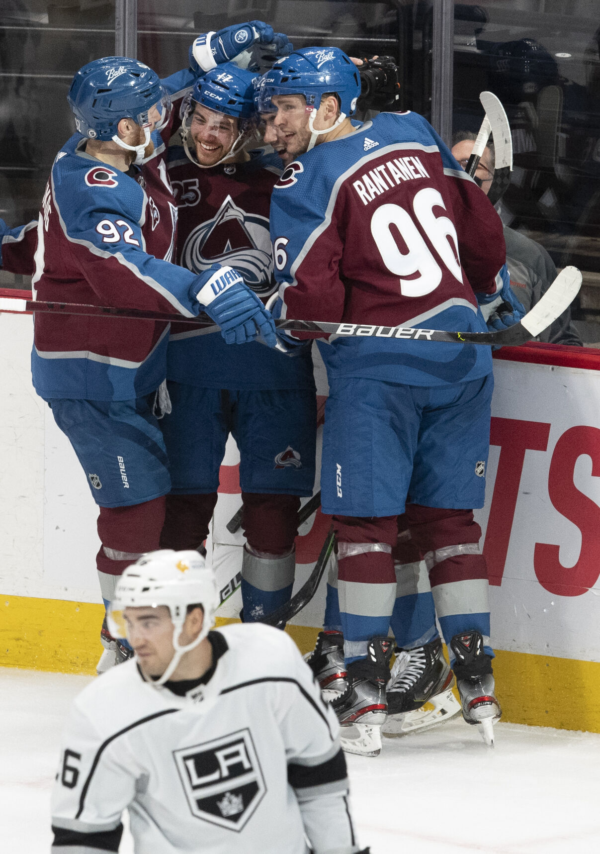 Colorado Avalanche clinch Presidents’ Trophy, home-ice advantage with win over L.A. Kings