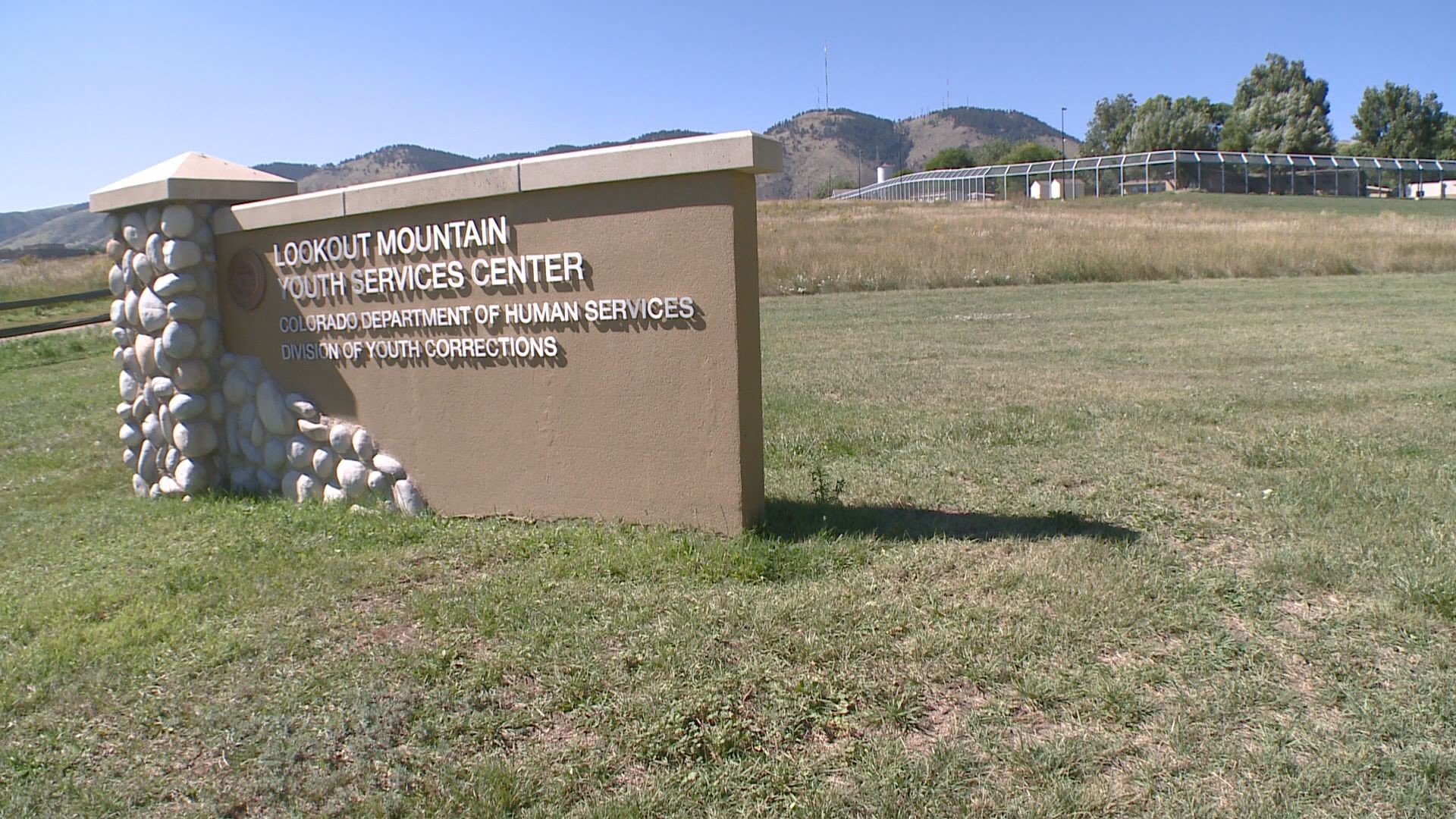 Teen inmate unsuccessfully tries escaping from Lookout Mountain Youth Services Center