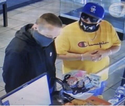 Denver police searching for people wanted for aggravated robbery