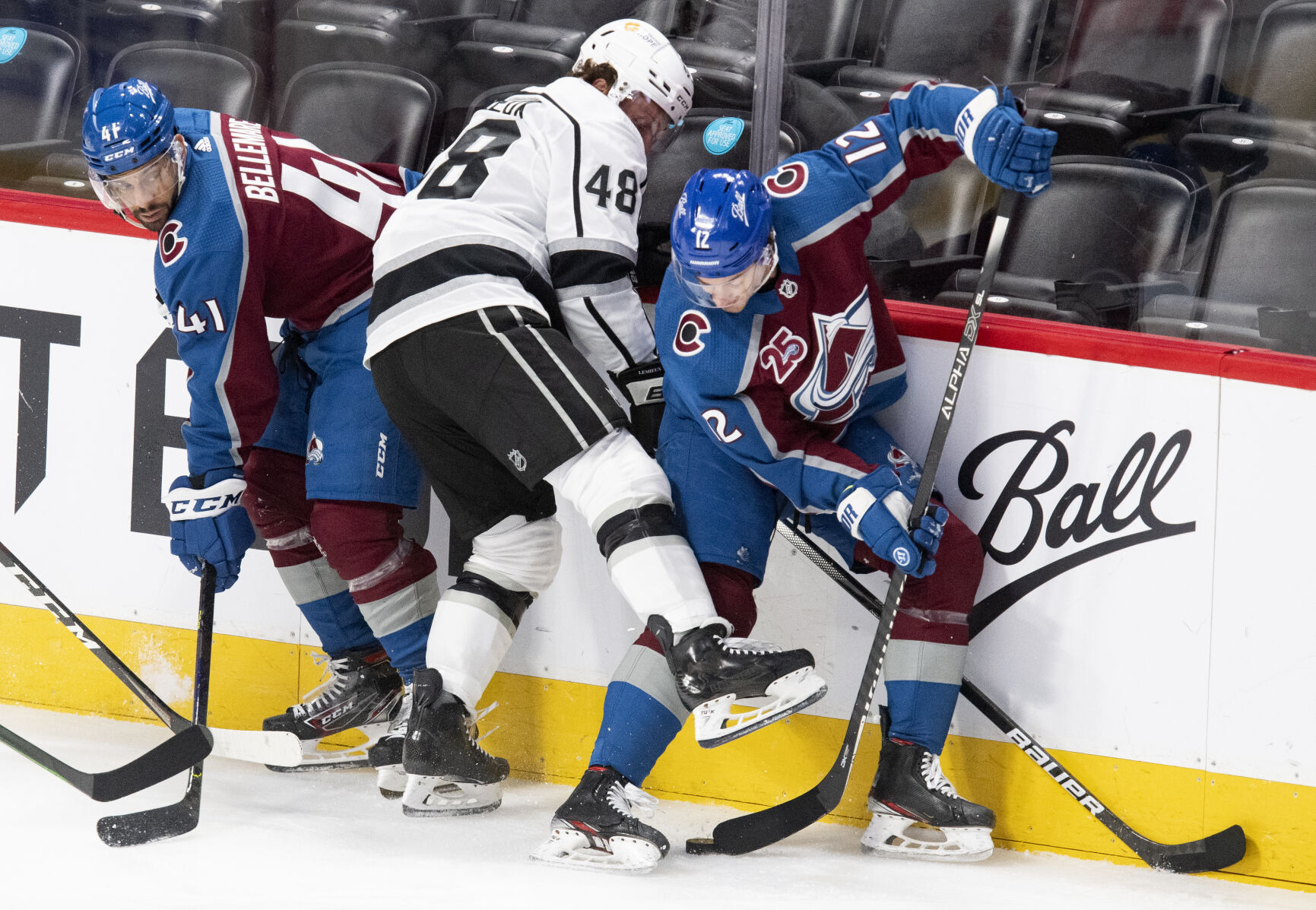 Colorado Avalanche mixed it up as needed in taking 1-0 series lead over St. Louis Blues