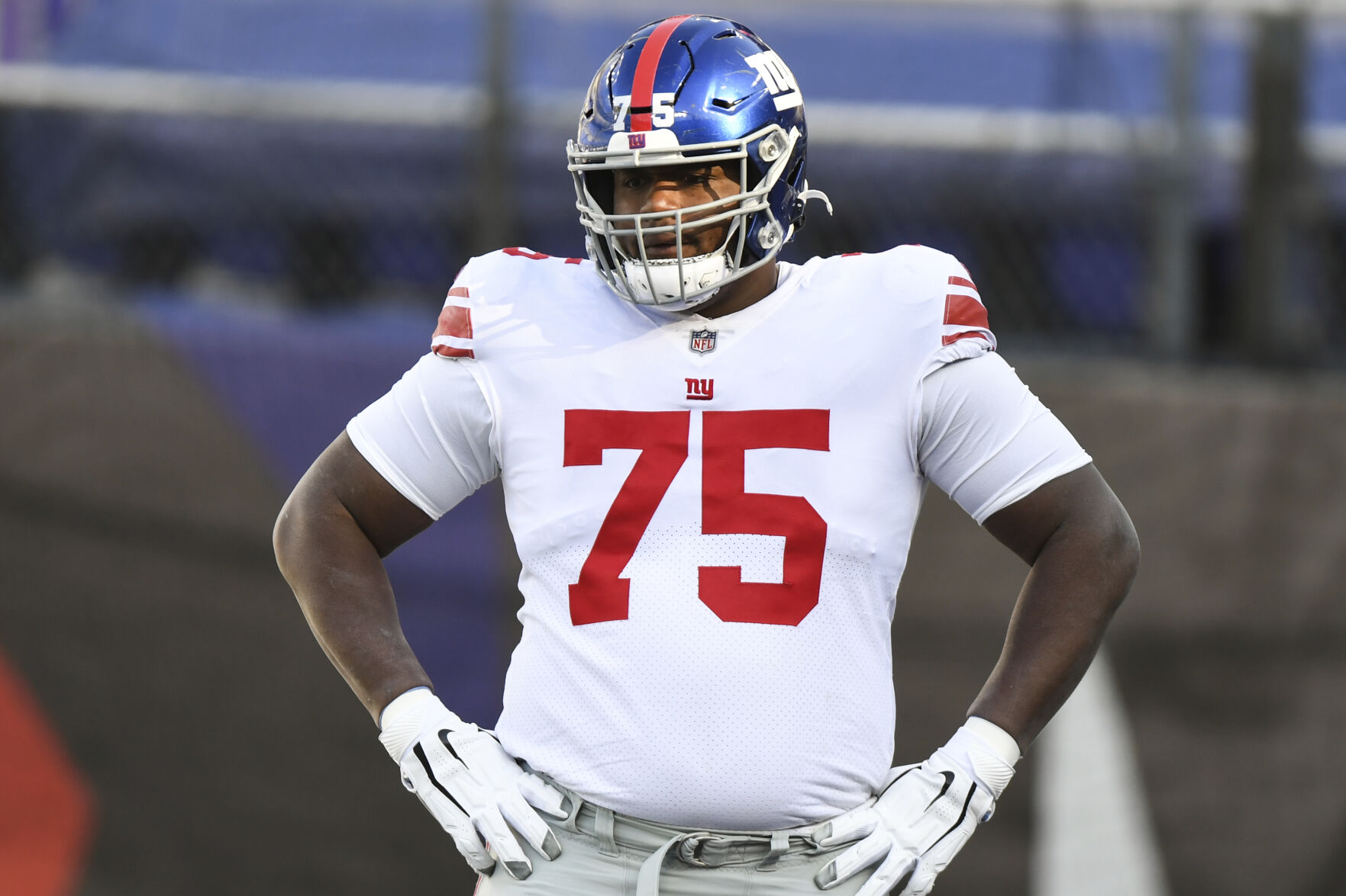Broncos sign veteran Cameron Fleming to compete for starting right tackle spot, per report