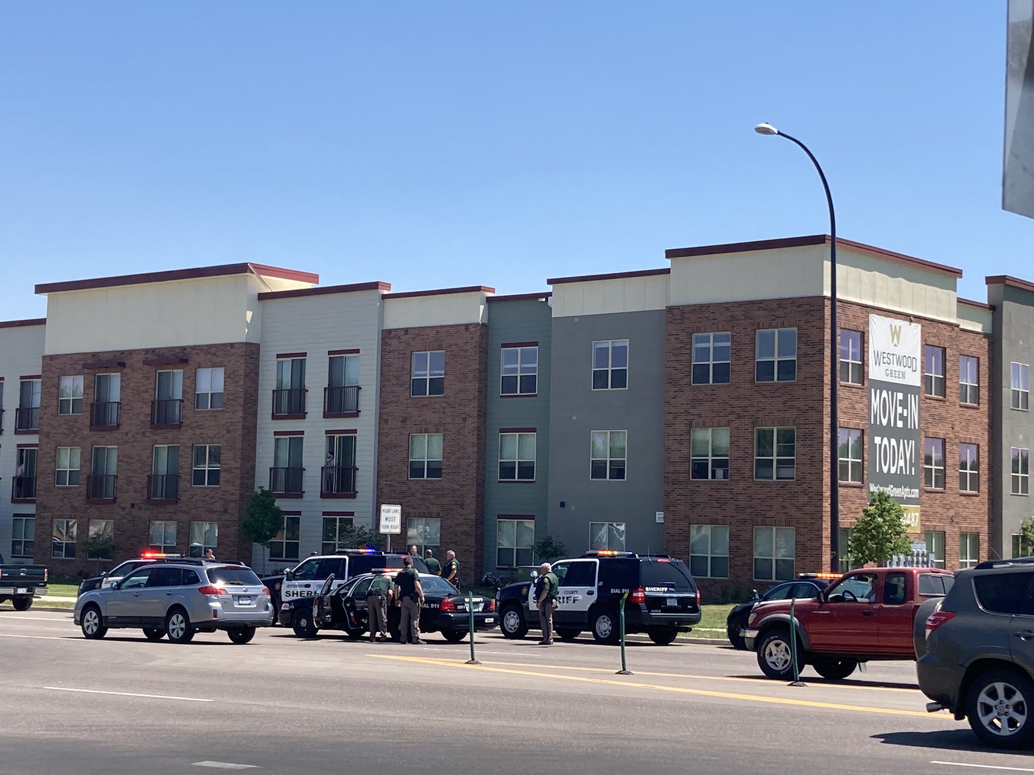 Man with long gun arrested after shots fired outside Jefferson County apartment complex
