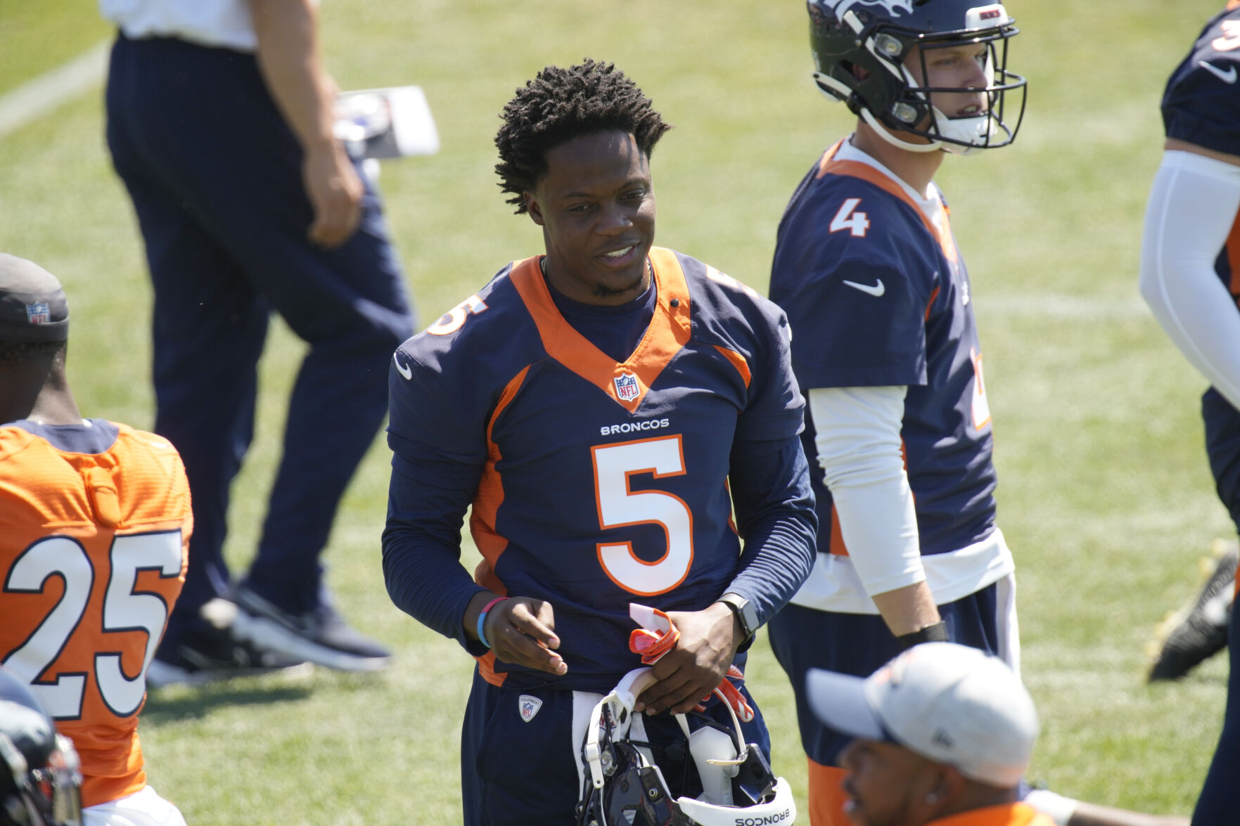Denver Broncos quarterback Teddy Bridgewater takes part in drills during a mandatory minicamp at the NFL team's training headquarters Tuesday, June 15, 2021, in Englewood. (AP Photo/David Zalubowski) (David Zalubowski)