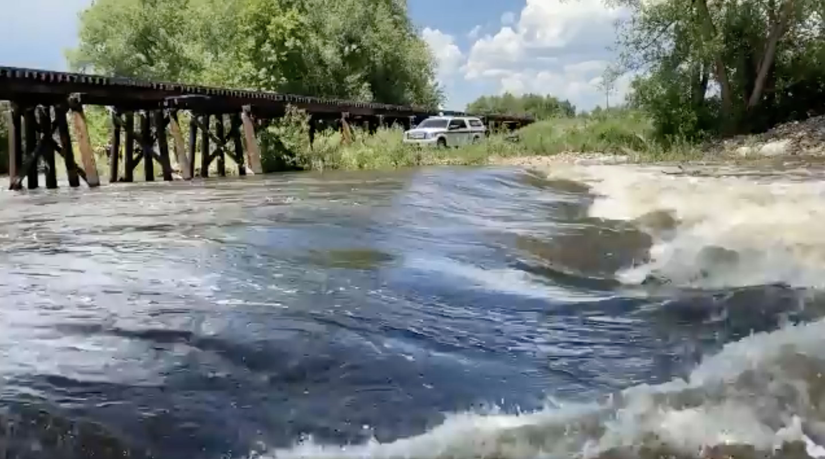 4 tubers rescued after becoming stranded in Poudre River in Fort Collins