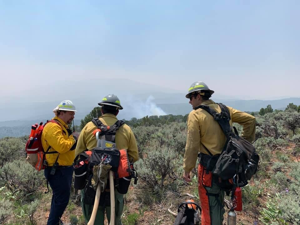 Small wildland fire near Gypsum forces Cottonwood Pass to close