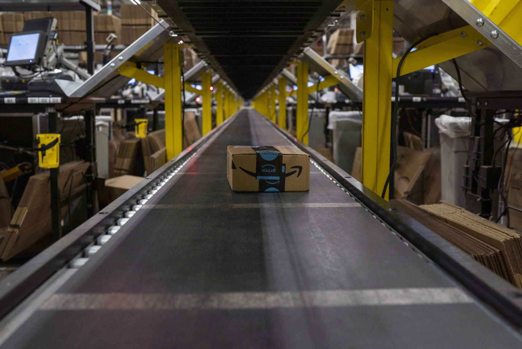 Amazon hiring 2,500 for Colorado Springs distribution center