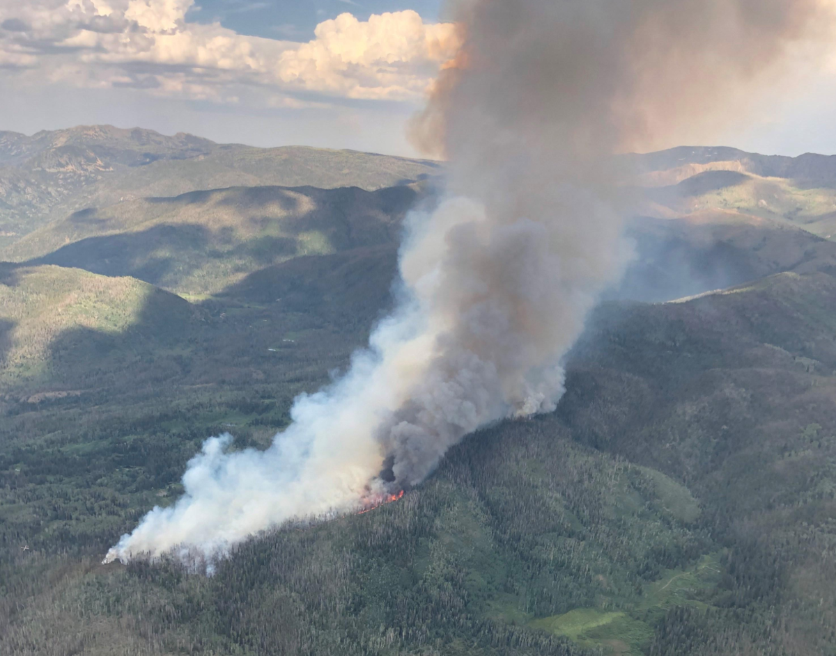 Uncontained and growing: Colorado wildfire passes 4,000 acres