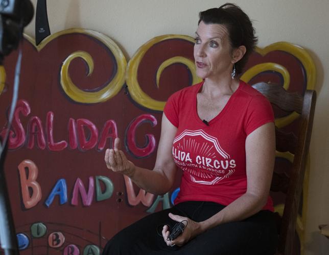 071121-life-circus-dg 06.JPG