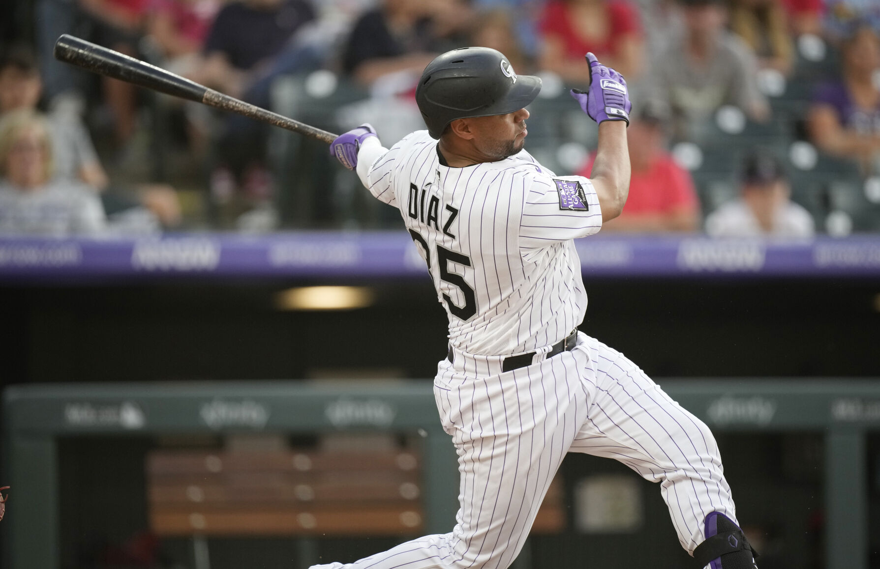 Elias Díaz continues record streak, but Rockies fall to Cardinals in extra innings