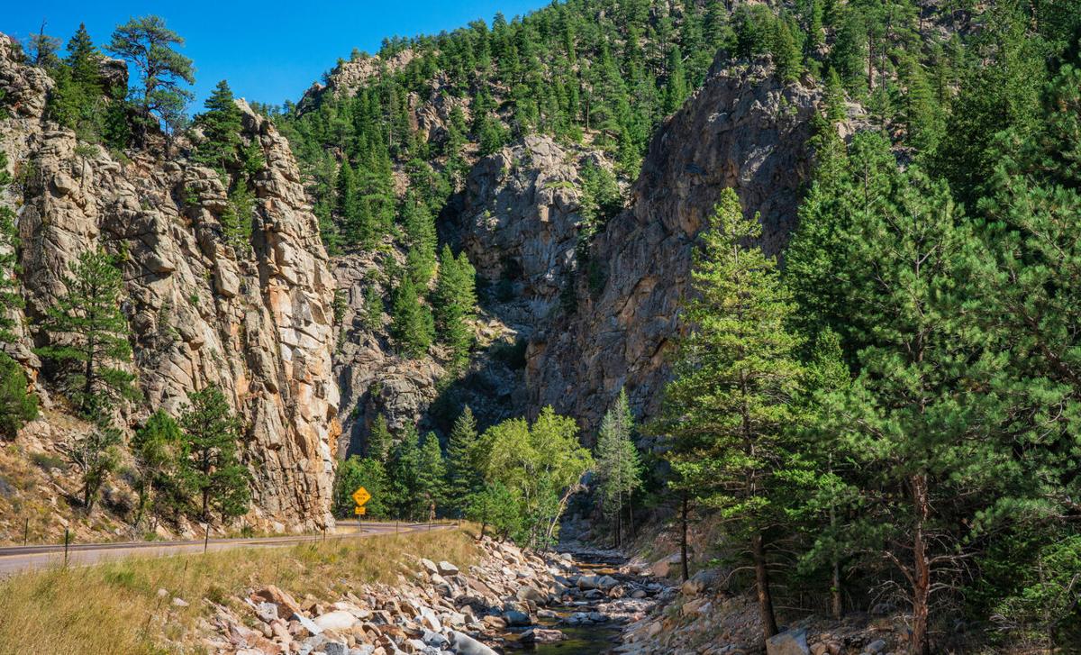 12-year-old and 16-year-old become lost while hiking in Colorado