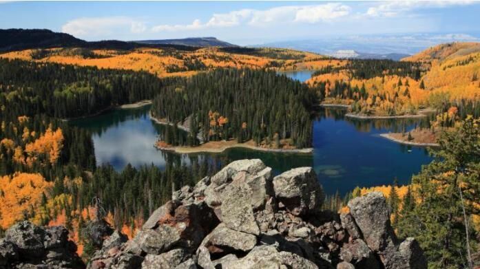 Grand Mesa in the fall. The mesa is the largest flat-topped mountain in the world and stretches for 40 miles east of Grand Junction. (Courtesy of VisitGrandJunction.com)