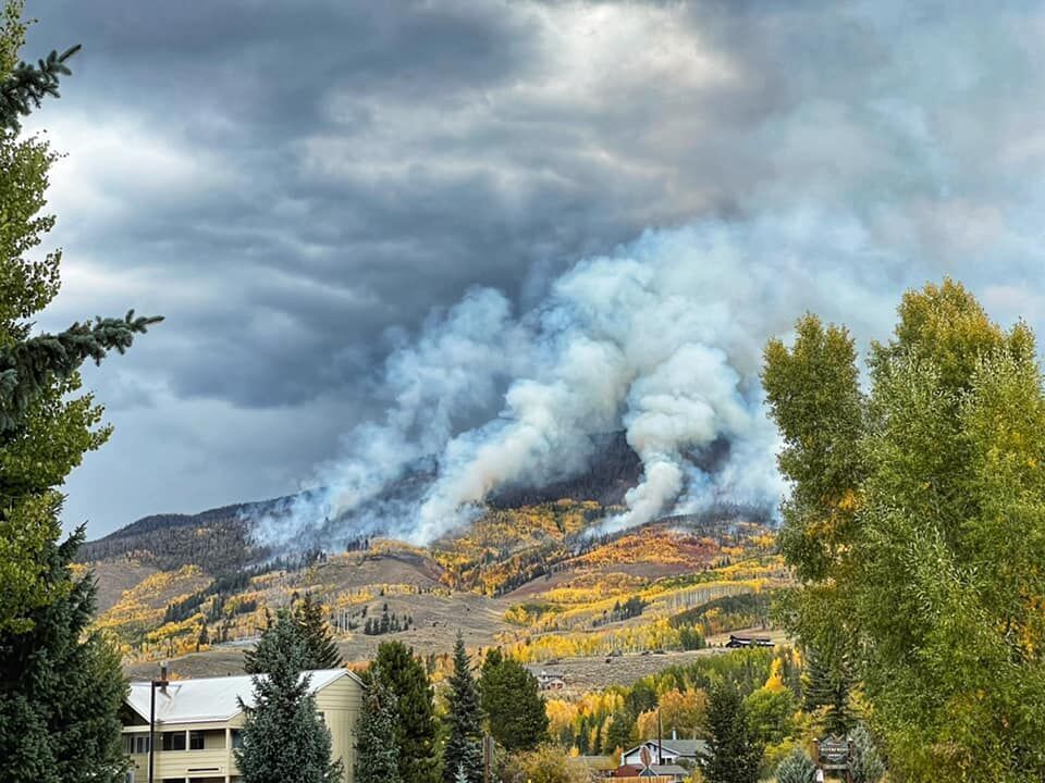Some evacuation orders downgraded following “really good day” of firefighting in Summit County
