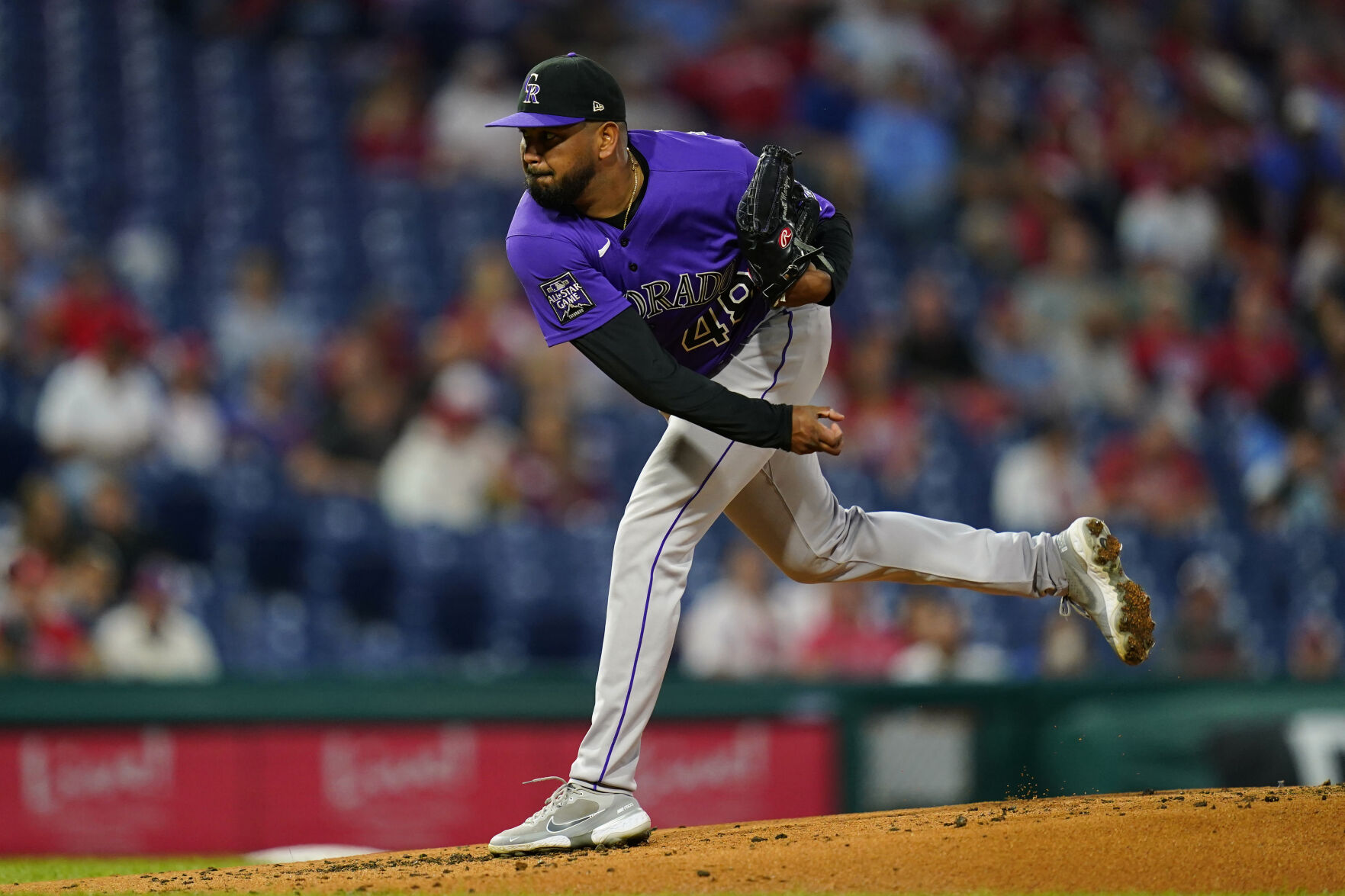 Germán Márquez gets back on track, leads Rockies to dominant win over Phillies